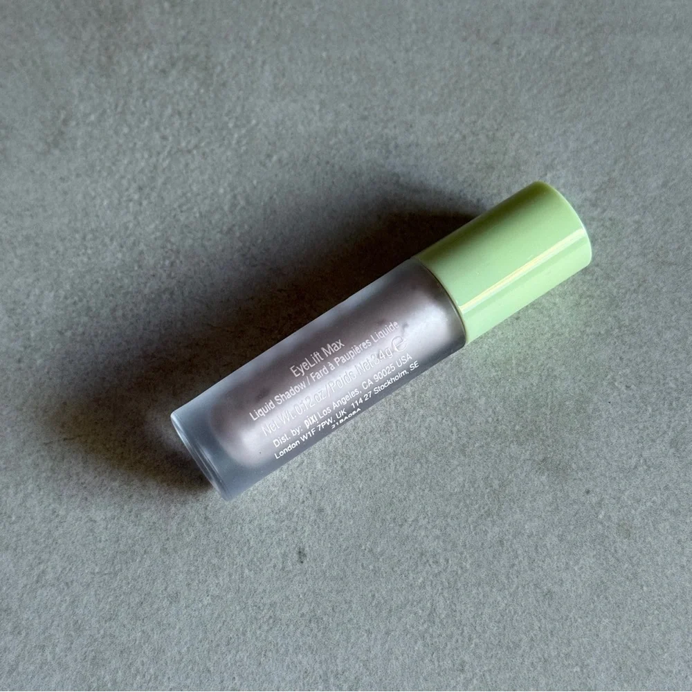 Pixi EyeLift Max Liquid Shadow in Chiffon – Shimmering Champagne
